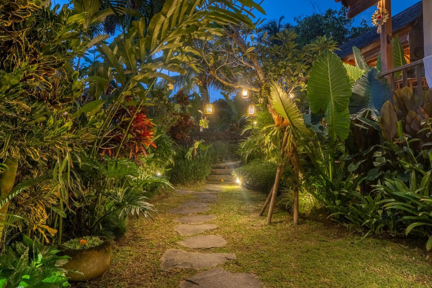 Mahadana Ubud Exterior photo